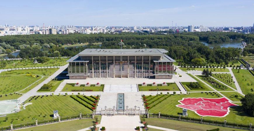 Александр Лукашенко собрал совещание по вопросам перераспределения полномочий между органами власти Александр Лукашенко собрал совещание по вопросам перераспределения полномочий между органами власти