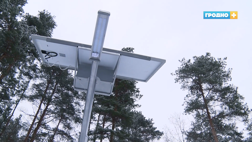 В Гродно установили три экспериментальных светильника на солнечных батареях В Гродно установили три экспериментальных светильника на солнечных батареях