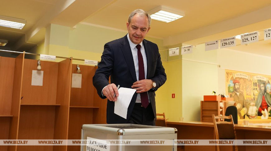 Игорь Сергеенко: сегодня белорусы должны сплотиться перед лицом вызовов и угроз в мире и вокруг страны Игорь Сергеенко: сегодня белорусы должны сплотиться перед лицом вызовов и угроз в мире и вокруг страны
