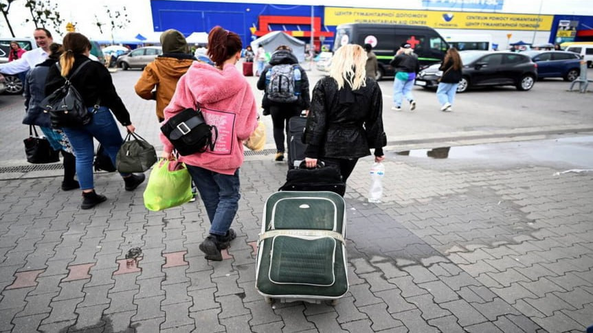 В Польше закрывают центры для украинцев В Польше закрывают центры для украинцев