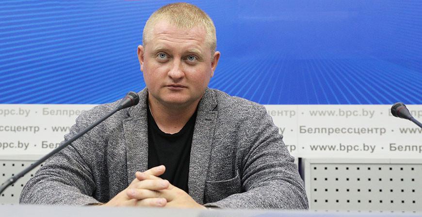 Политолог Александр Шпаковский: издевательское отношение к мигрантам в Литве - военное преступление Политолог Александр Шпаковский: издевательское отношение к мигрантам в Литве - военное преступление