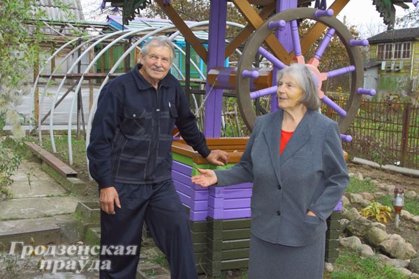 Гродненцы украсили дачу в лучших традициях деревянного зодчества (ФОТО)