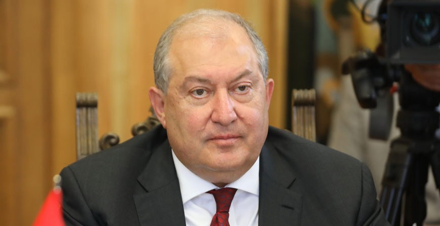 Президент Армении принял техническую отставку правительства Пашиняна