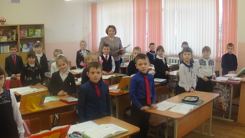 В  Ивьевской средней школе сегодня возобновили занятия после капитального ремонта 
