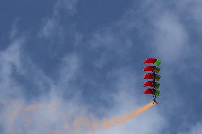 e9e18904ba8cc9b6855e6525b358c294-1.jpg