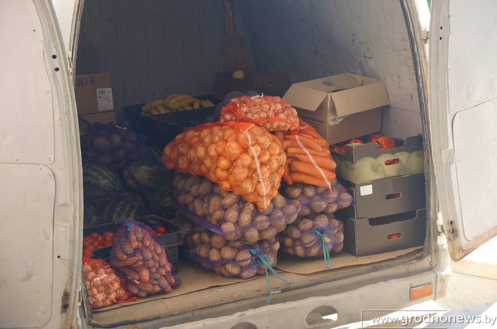 DSC03380_отгрузка овощной продукции со склада.JPG