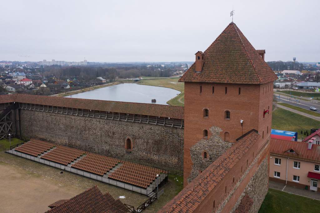 239102-03.jpg