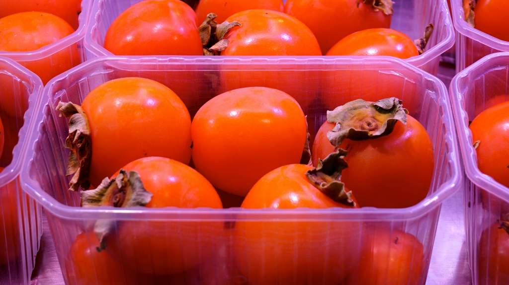 persimmons-1741545_1920.jpg