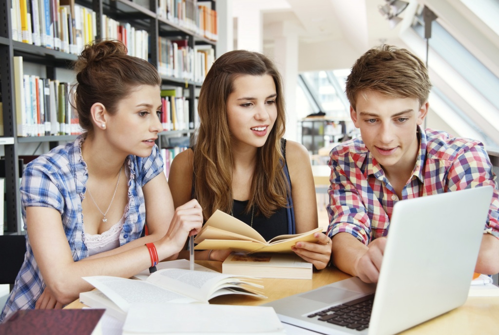 o-ONLINE-COLLEGE-CLASS-facebook.jpg