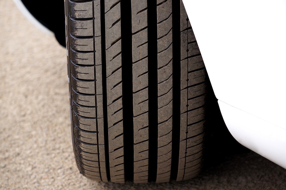 car-3386977_960_720.jpg