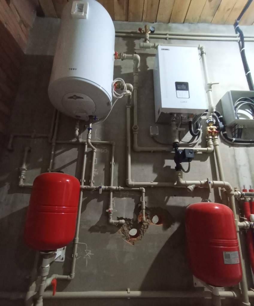 внизу в центре.jpg