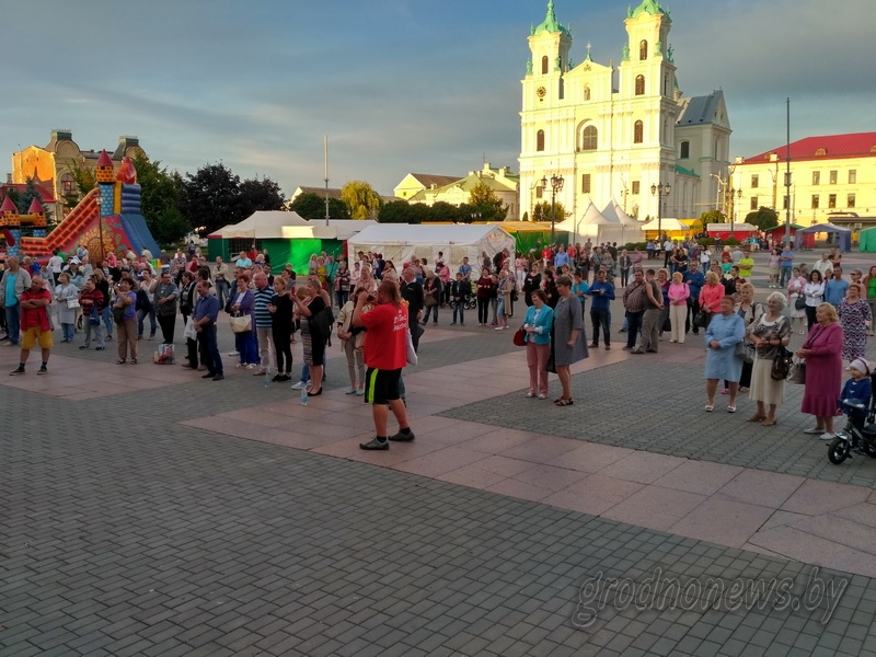 IMG_20170813_200739_HDR.jpg IMG_20170813_200739_HDR.jpg