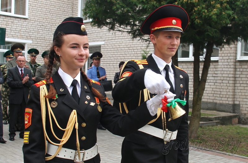 Первый звонок звучит у кадетов.jpg