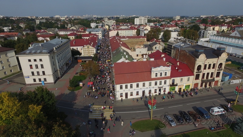 Пешеходы на улице Советской.JPG