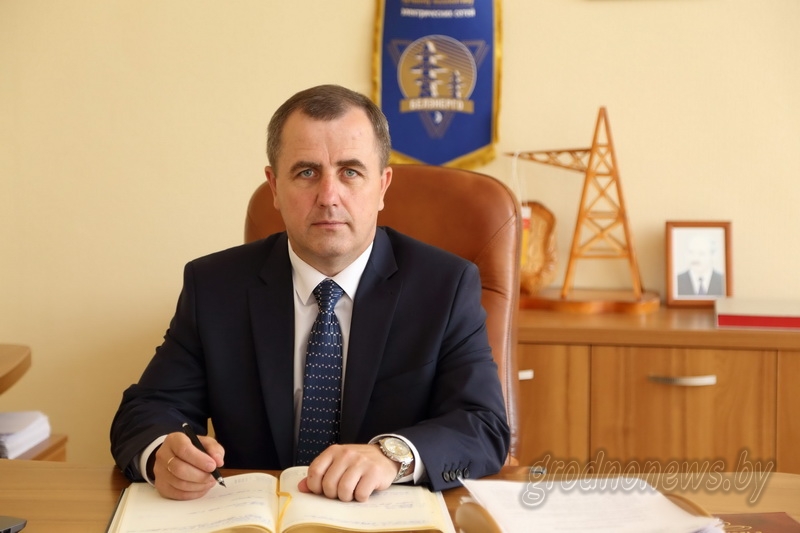 Директор филиала «Лидские электрические сети» РУП «Гродноэнерго» Виктор ЖУК 2015-07-29 - Жук Виктор Станиславович директор ЛЭС 002.jpg