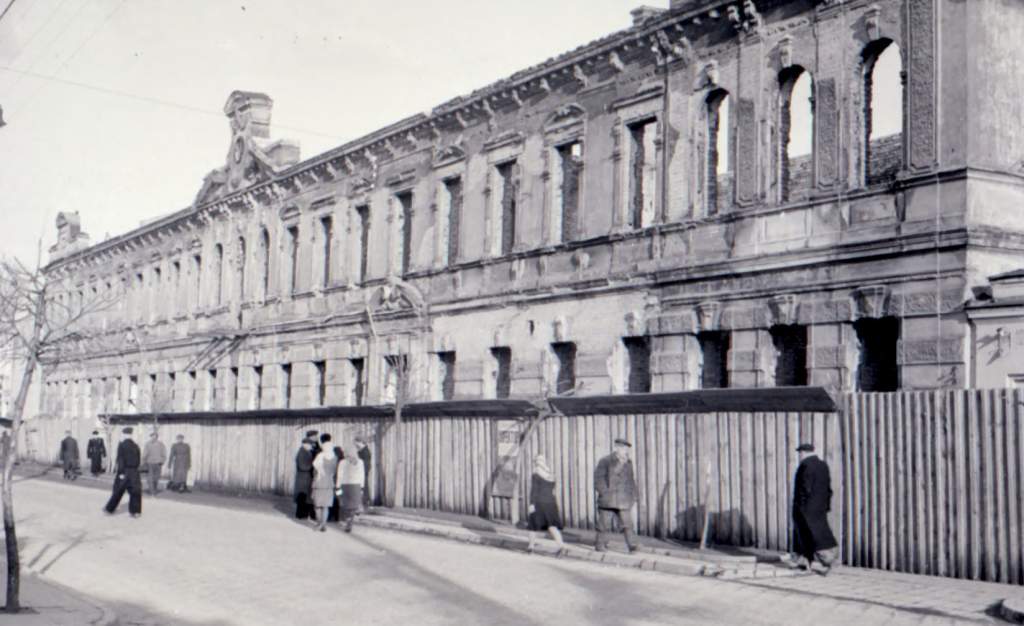 1437 разушенное гродно после войны.jpg