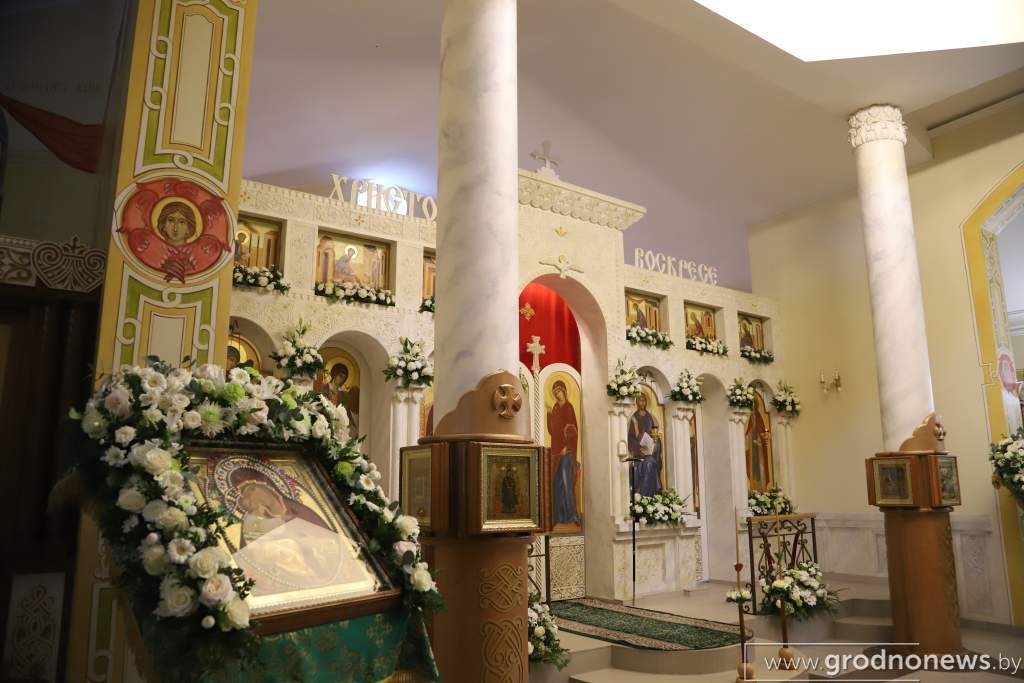 внутри храм.JPG