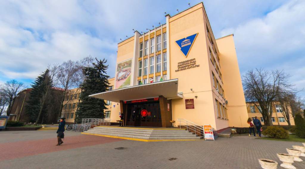 8110_1.jpg