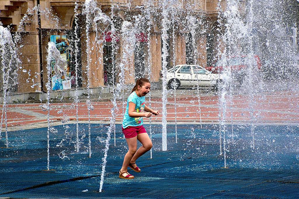 Fountain-gigapixel-standard v2-5300w.jpeg