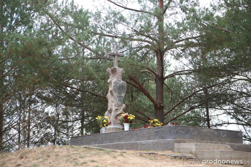 могила Отца Доната.JPG