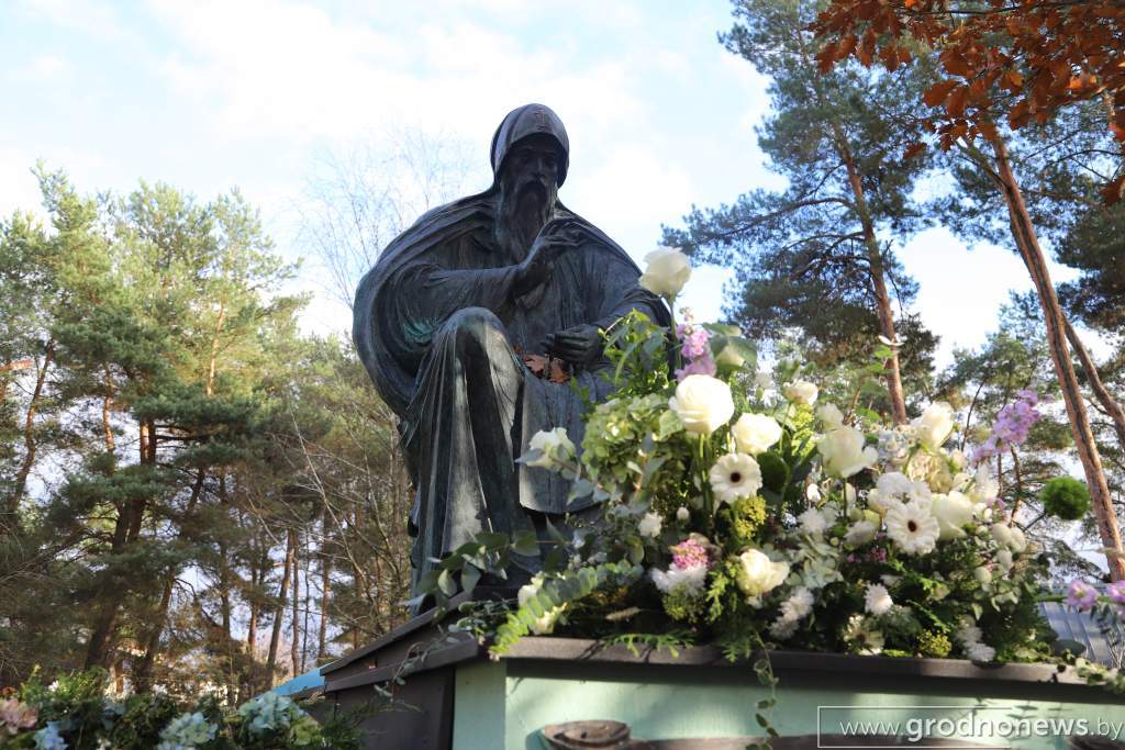 скульптура Елисея.JPG