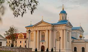 Православные верующие празднуют Успение Пресвятой Богородицы