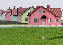 Какие профессии востребованы в агрогородках и предоставляется ли сейчас жилье?