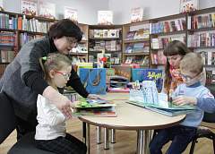 Услышать невидимый мир. В библиотеке для инвалидов по зрению презентовали новые издания для детей