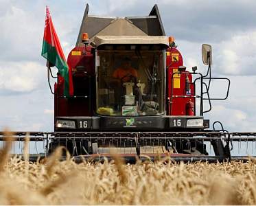 «Вы справитесь с любыми задачами». Александр Лукашенко поздравил работников АПК с профессиональным праздником