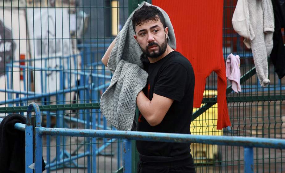 ФОТОФАКТ: Утро беженцев в стихийном лагере у ТЛЦ