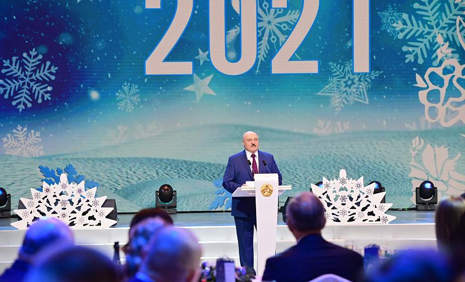 Александр Лукашенко: несмотря на скромное место на карте, Беларусь может позволить себе независимую политику Александр Лукашенко: несмотря на скромное место на карте, Беларусь может позволить себе независимую политику
