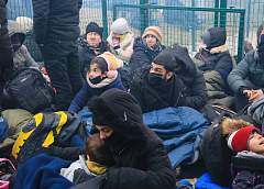 ГПК: более двух тысяч беженцев продолжают находиться в пункте пропуска "Брузги"
