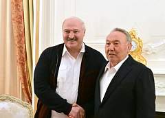 "Пусть Ваши мудрость и опыт продолжают вдохновлять окружающих". Александр Лукашенко поздравил Нурсултана Назарбаева с юбилеем