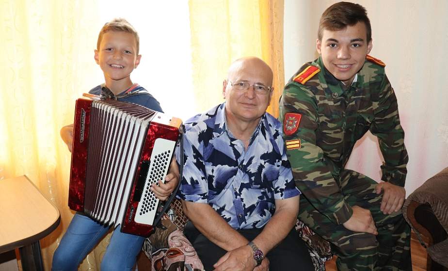 Дедушка за родителей. Житель Березовки один воспитывает внуков Дедушка за родителей. Житель Березовки один воспитывает внуков