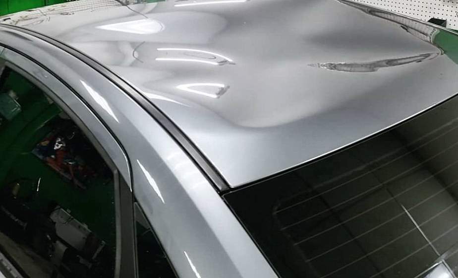 Житель Гродно перепил и попрыгал на крыше Peugeot Житель Гродно перепил и попрыгал на крыше Peugeot