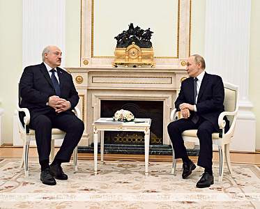 Александр Лукашенко о тематике переговоров с Владимиром Путиным: думали, как выжить в это сложное время