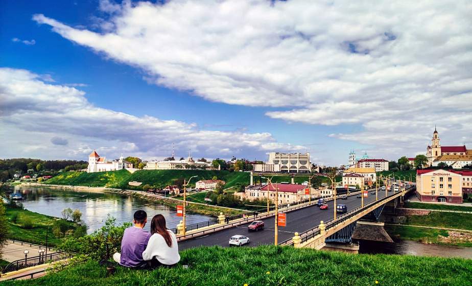 В Культурном центре «Фестивальный» ко Дню города открылась фотовыставка «Неожиданный Гродно»