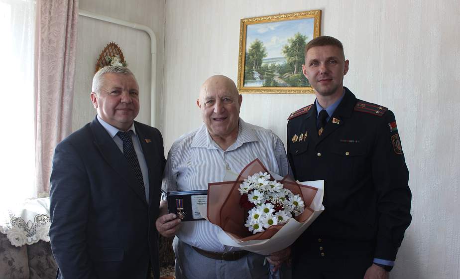 Народный участковый Николай Парай отметил 80-летие Народный участковый Николай Парай отметил 80-летие