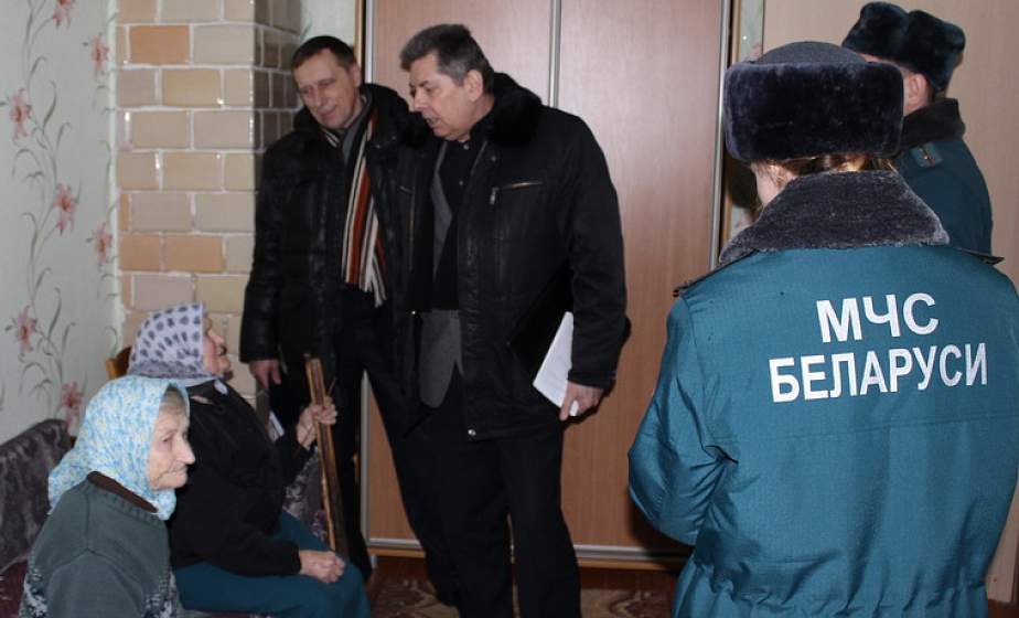 Около двадцати человек в год выплачивать деньги на содержание родителей обязывает суд Около двадцати человек в год выплачивать деньги на содержание родителей обязывает суд