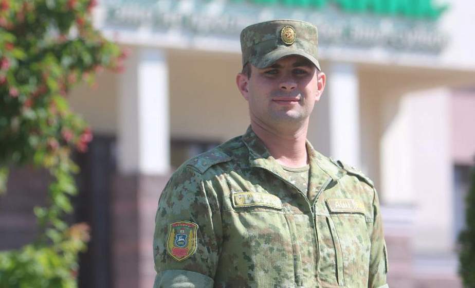 Достойный офицер, любящий муж, талантливый футболист. Капитан Гродненской пограничной группы Вадим Сидорович не только служит на границе, но и играл в высшей лиге