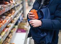 Какое наказание ждет за кражу в магазине, рассказали в милиции