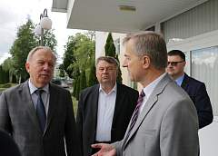 Заместитель премьер-министра Республики Беларусь Василий Жарко сегодня с рабочим визитом посетил Островец (+Видео)