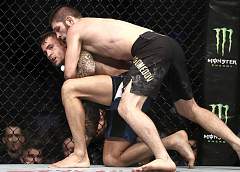 Нурмагомедов победил Порье и защитил титул чемпиона UFC