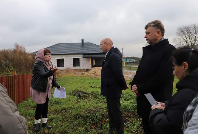 Правда у каждого своя, а закон один для всех. Много лет жительница Коробчиц борется за участок под огород, который ей не принадлежит 