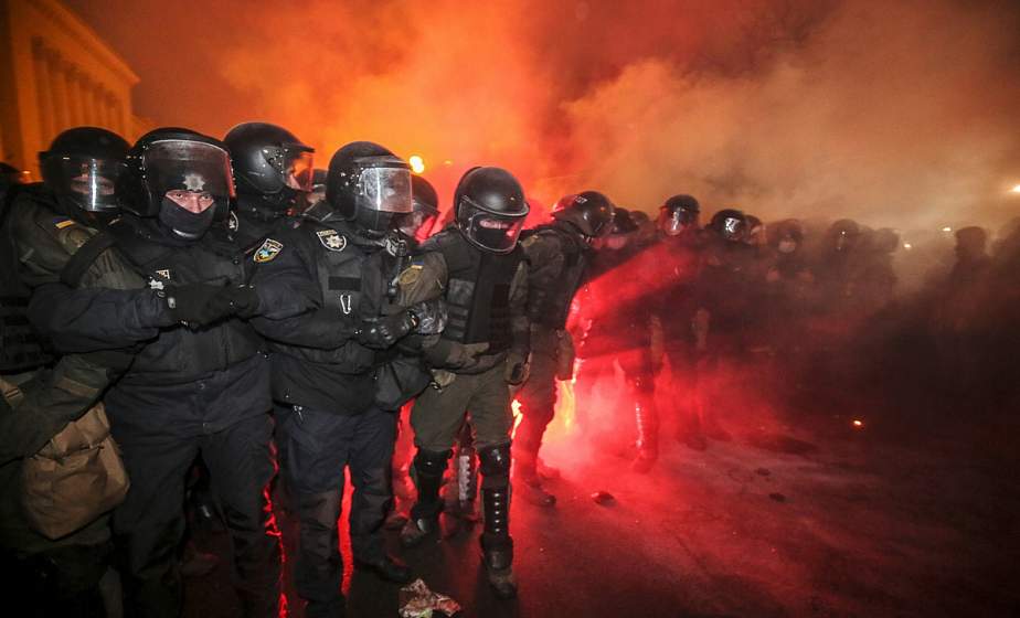 Кому выгодны беспорядки в Грузии, Армении и Украине? Кому выгодны беспорядки в Грузии, Армении и Украине?