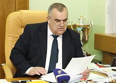 Прямую телефонную линию с жителями  областного центра провел заместитель председателя облисполкома Владимир Дешко
