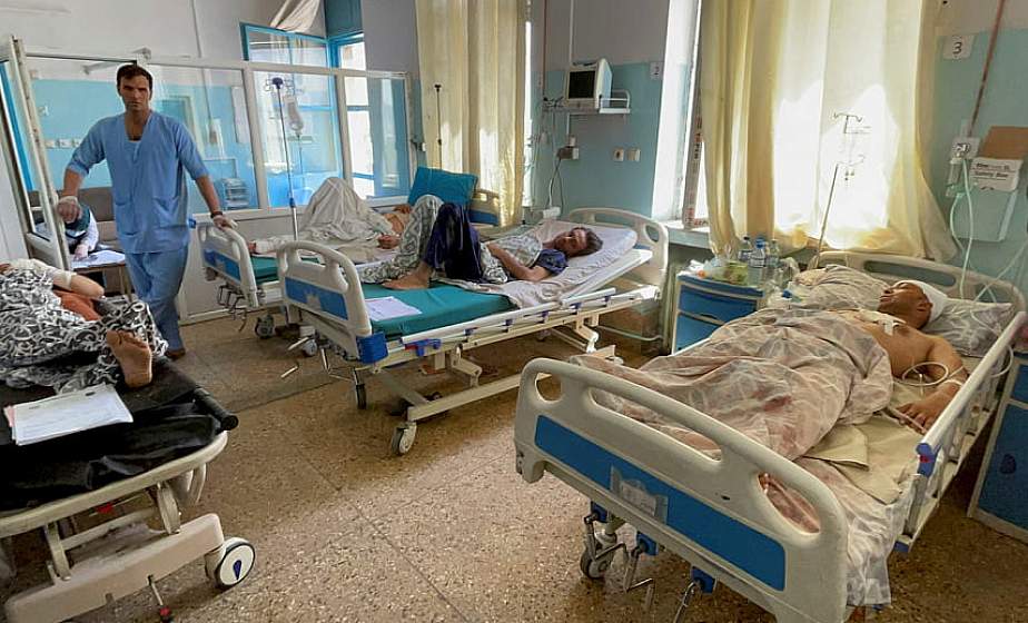 Число жертв взрывов в Кабуле возросло до 110 Число жертв взрывов в Кабуле возросло до 110