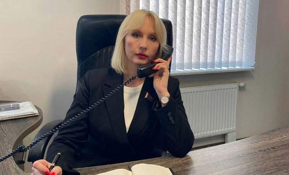Член Совета Республики Национального собрания Республики Беларусь Елена Стальбовская провела прямую линию по вопросам семейной политики Член Совета Республики Национального собрания Республики Беларусь Елена Стальбовская провела прямую линию по вопросам семейной политики