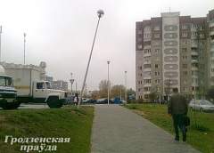 На проспекте Янки Купалы исчез фонарный столб