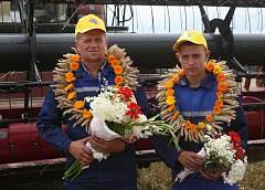 Oleg Labovitch from the CSUE "Dotishki" became the first in the Grodno region who threshed a thousand tons of grain
